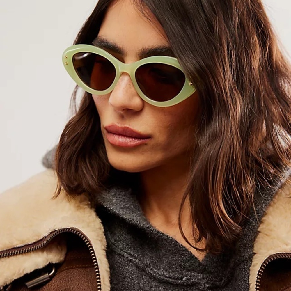 Free People Star Studded Stylish Green Oval Sunglasses New without